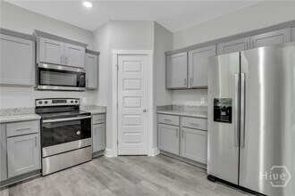 Building Photo - 105 Sherwood Ct