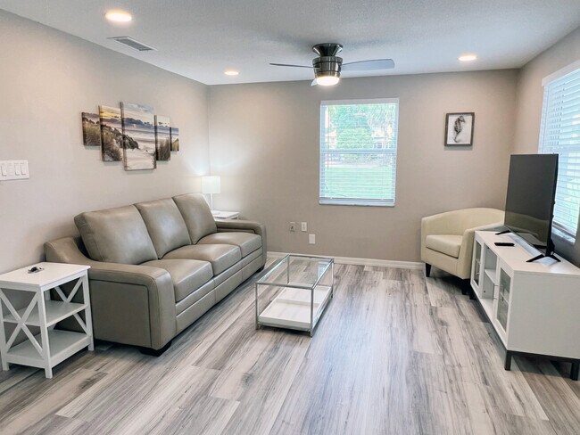 Foto del edificio - 1675 Cherry Ln