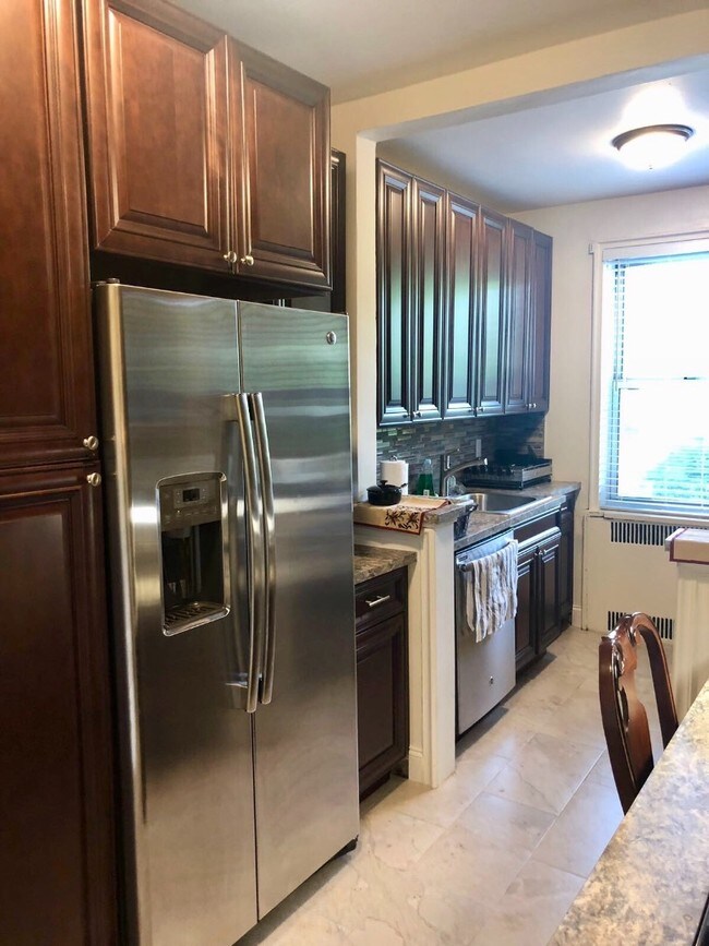 Building Photo - 858 Palmer Rd