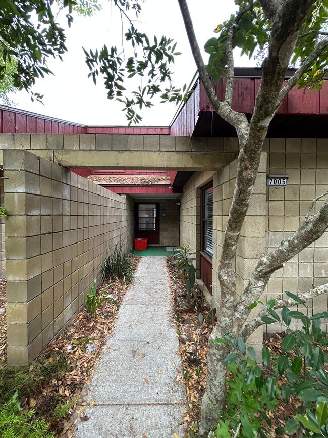 Building Photo - 2/2 In Green Leaf