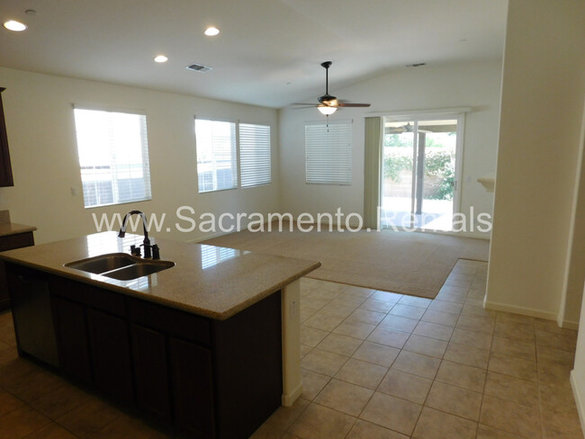 Building Photo - Wonderful Newer 3bd/2ba Elk Grove Home wit...