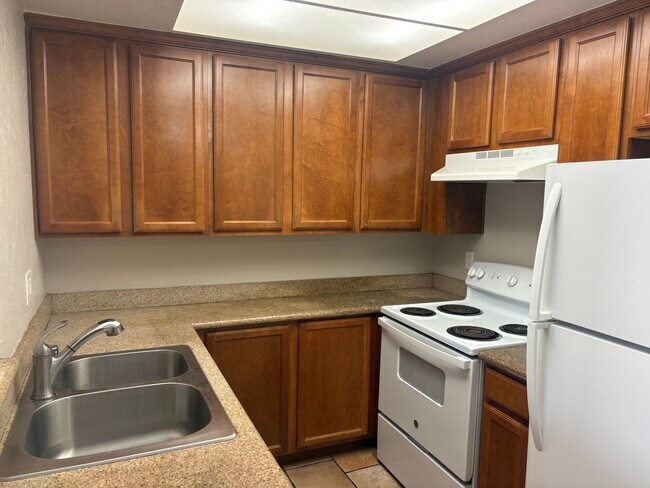 Foto del edificio - 2 Bedroom Condo in Arbor Hills Gated Community
