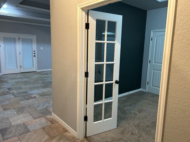 Foto del edificio - 1604 Granex Dr