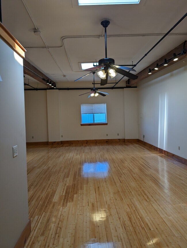 100 Gibson St Unit 7, Boston, MA 02122 Condo for Rent in Boston, MA