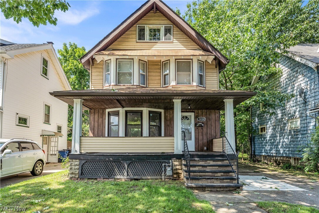 Primary Photo - 1454 E 174th St
