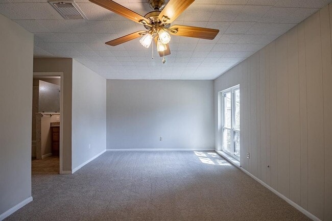 Building Photo - 12406 Nova Dr