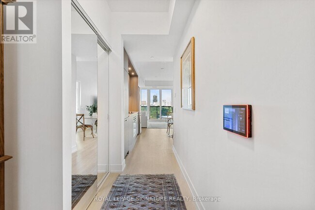 Photo du bâtiment - 819-830 Eglinton Ave E