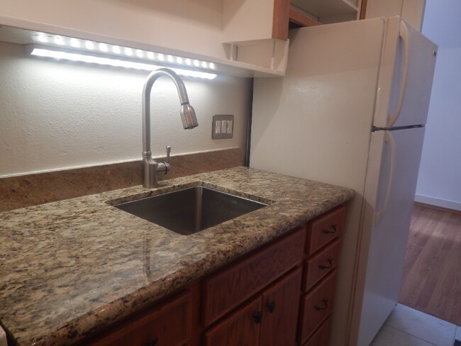 Foto del edificio - 2328 Hoyt Ave