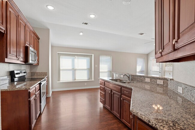 Foto del edificio - 216 Spring Hollow Dr