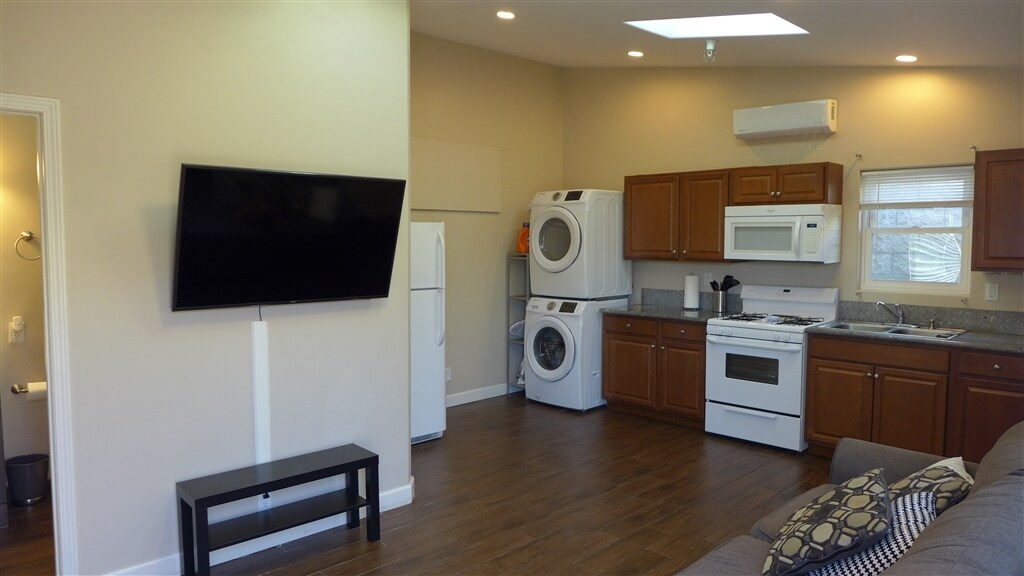 Foto principal - 2402 32nd St