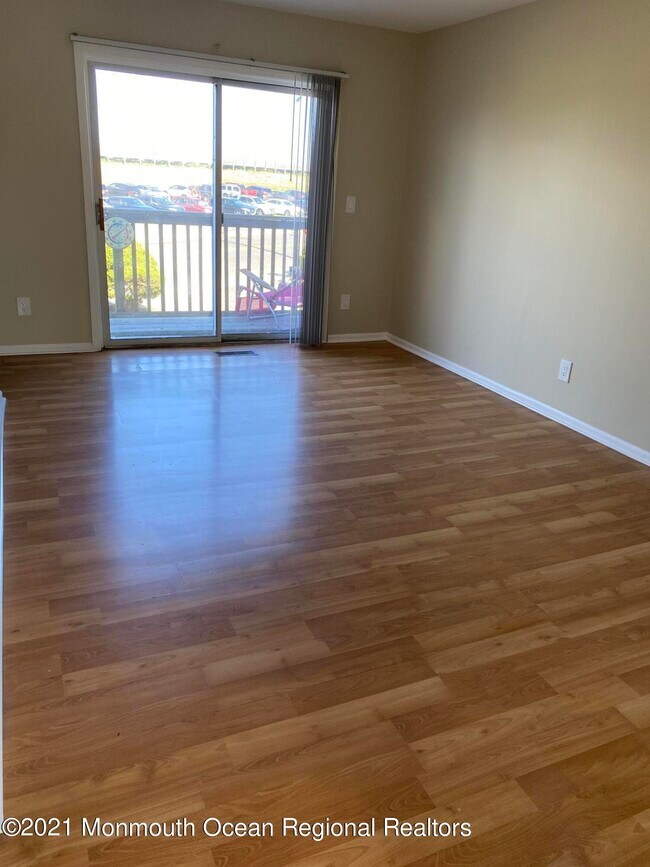 Foto del edificio - 22 Beachway Ave