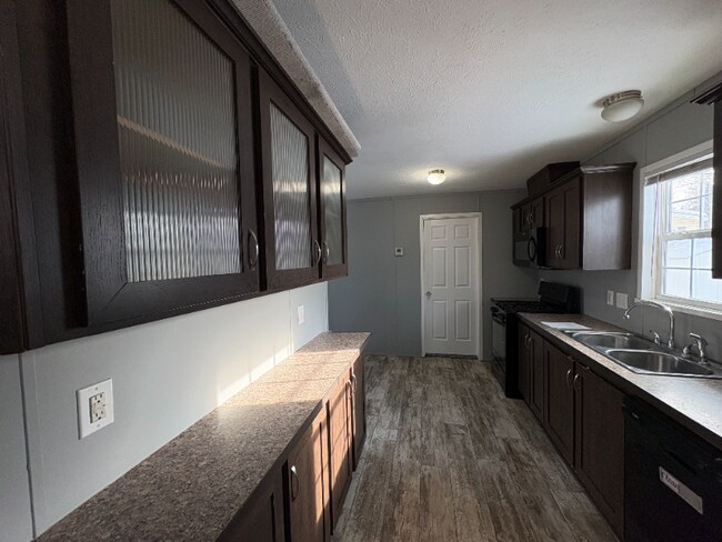 Foto del edificio - 140 Humphrey Dr