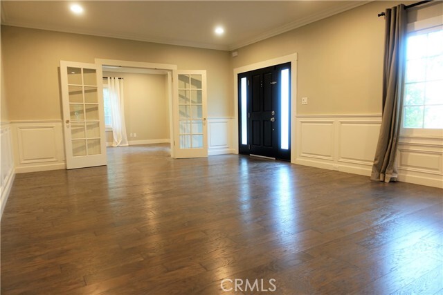 Building Photo - 708 S Los Robles Ave