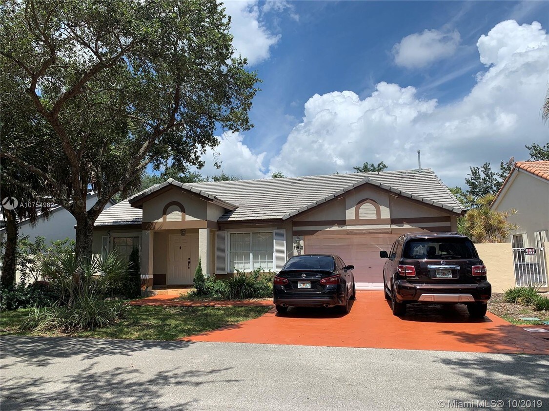Primary Photo - 19110 NW 89th Ct