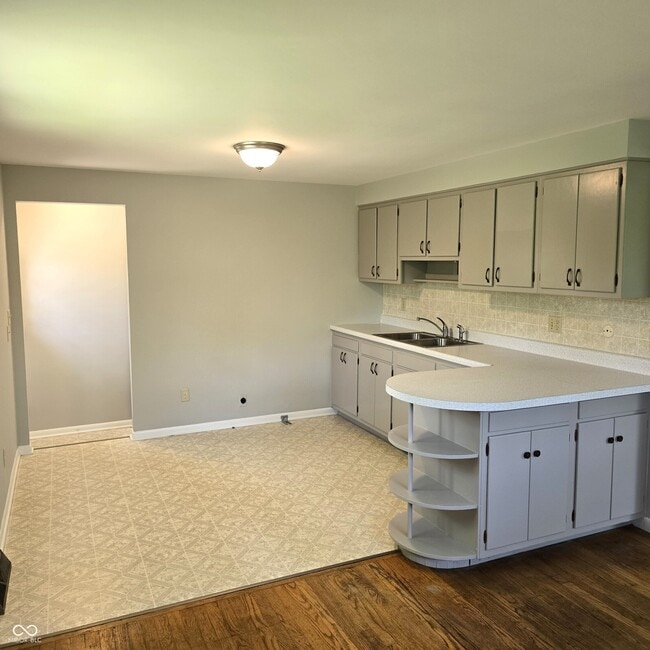 Building Photo - 10016 E Troy Ave