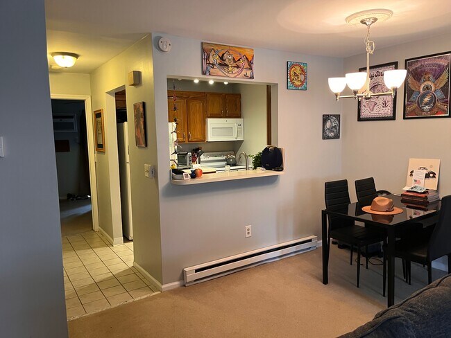 Foto del edificio - 8 Rose Ln