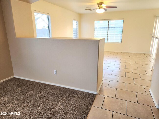 Foto del edificio - 15923 W Post Dr