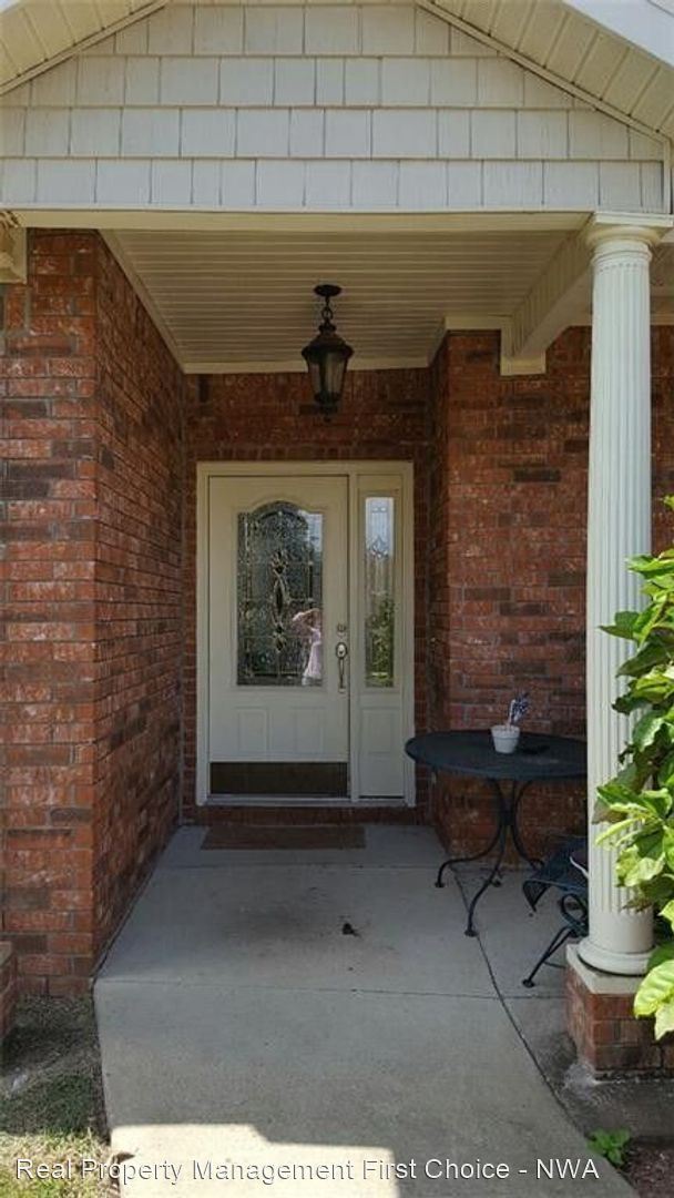 Building Photo - 4 br, 2 bath House - 3802 SW Osprey Drive