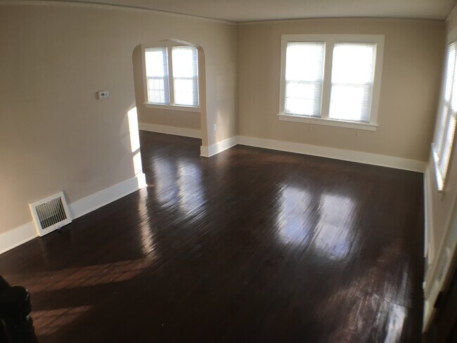 Foto del edificio - 920 4th Ave SE