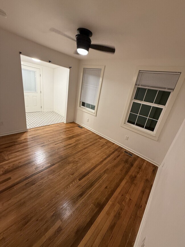 Building Photo - 1514 Lawson Ave
