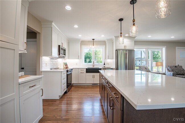 Foto del edificio - 6251 Meadow Dr