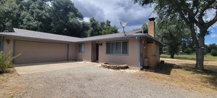 Building Photo - 19572 Dovie Ln