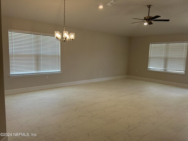 Foto del edificio - 3152 Laurel Springs Dr