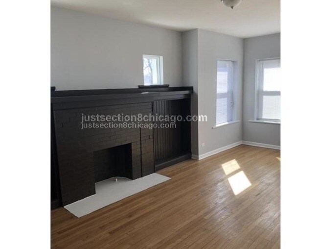 Building Photo - 1424 E 68th St