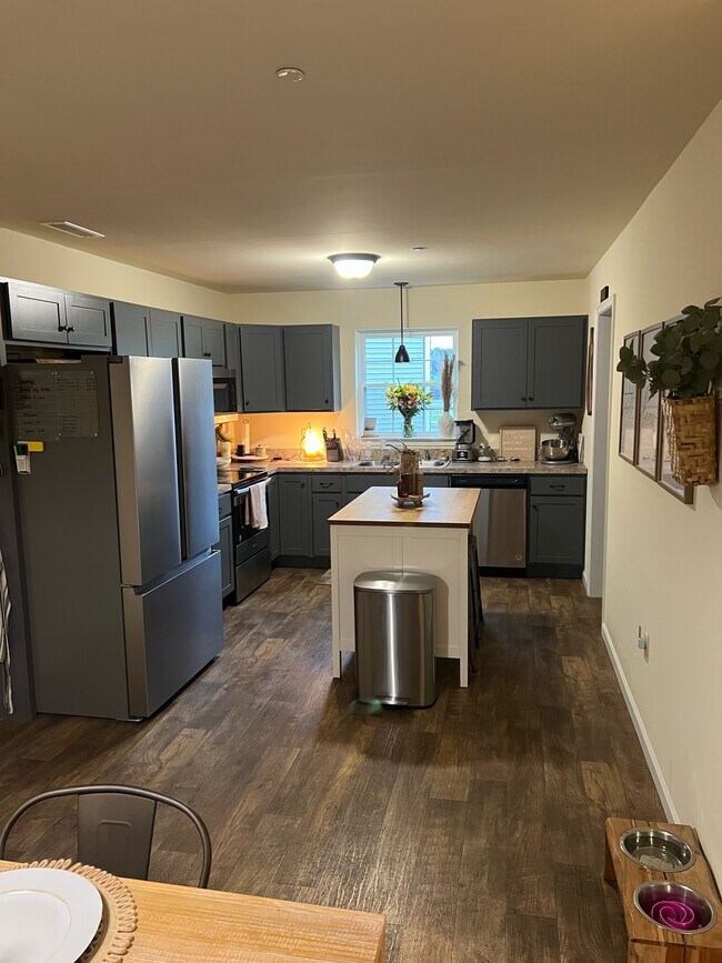 Foto del edificio - 834 Byler Cir