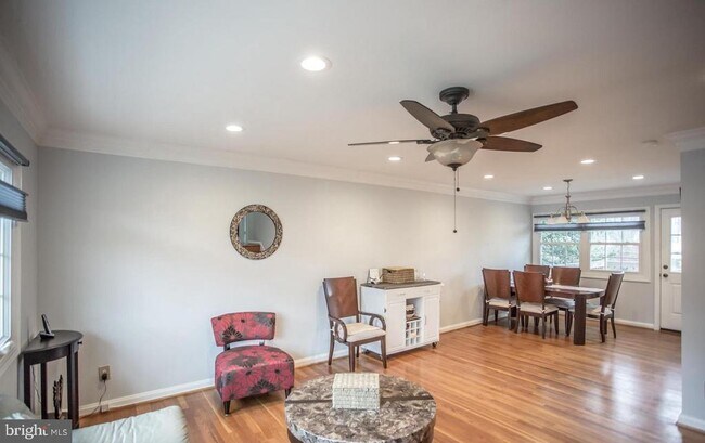 Foto del edificio - 907 Cottage St SW