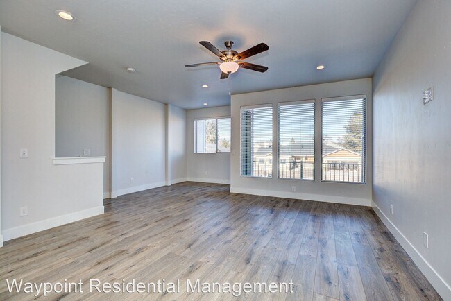 Building Photo - 3 br, 2.5 bath House - 7791 W Crestwood Dr