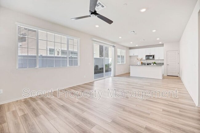 Foto del edificio - 40383 Birchfield Dr