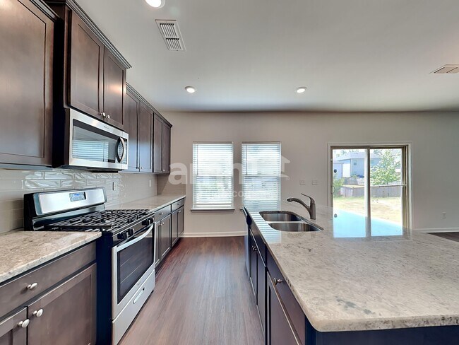 Foto del edificio - 321 Bowfin Trl