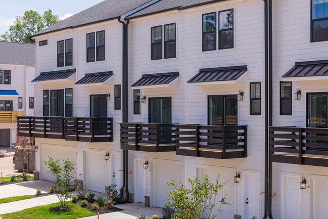 Building Photo - Maybrook Terraces
