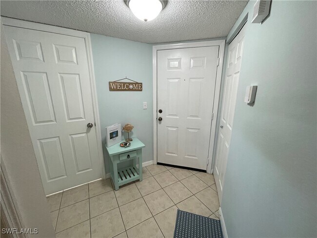 Building Photo - 8870 Colonnades Ct W