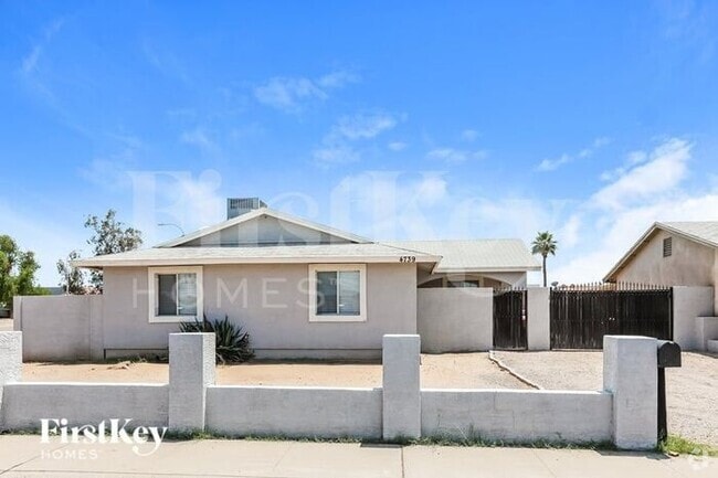 Building Photo - 4739 E Sunland Ave