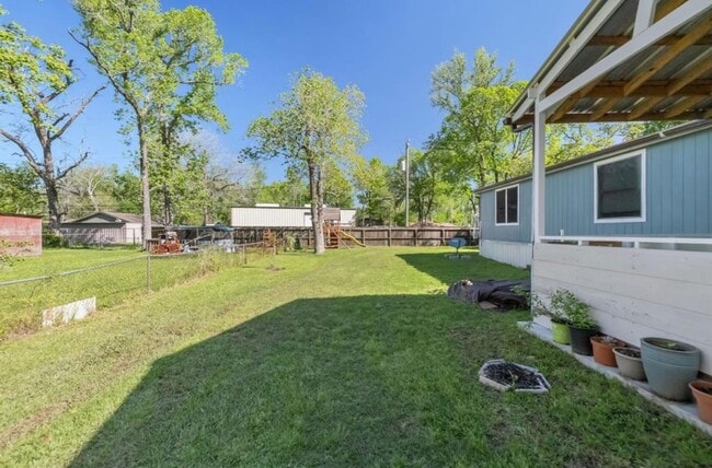 Building Photo - 2303 Beckman Dr