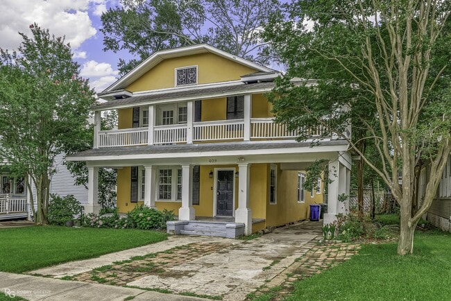 Foto del edificio - 409 Forest