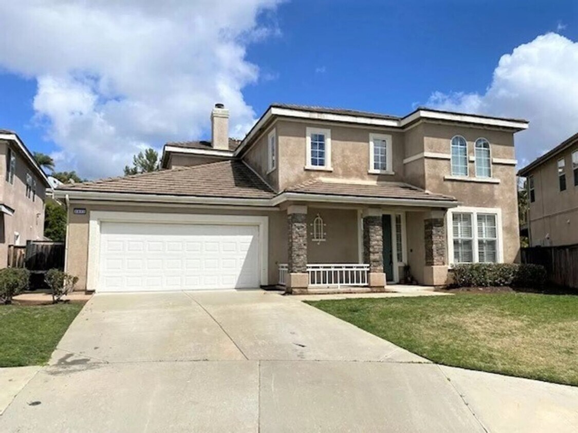 Primary Photo - Beautiful Family Home With Pool