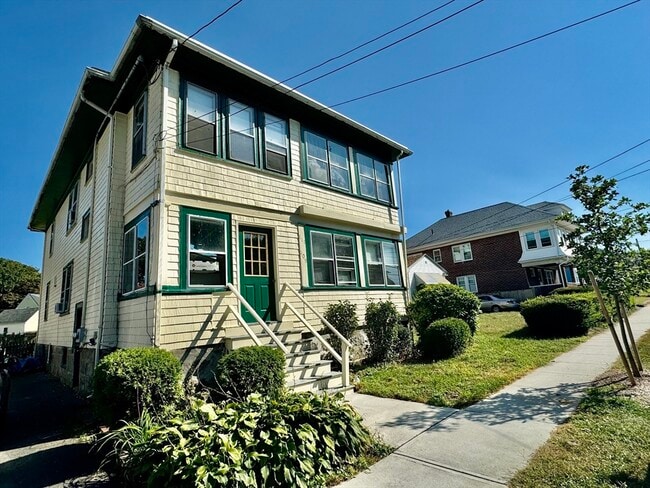 Building Photo - 109 Waterston Ave