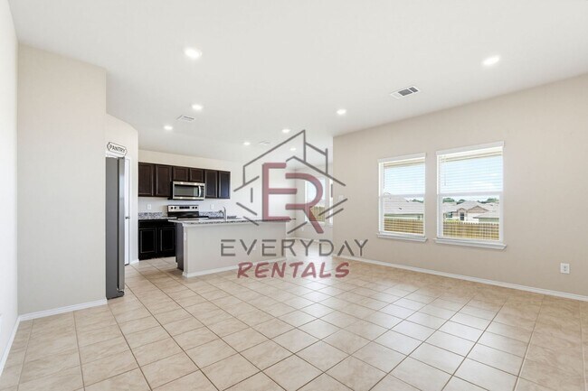 Building Photo - Beautiful Home Awaits you!