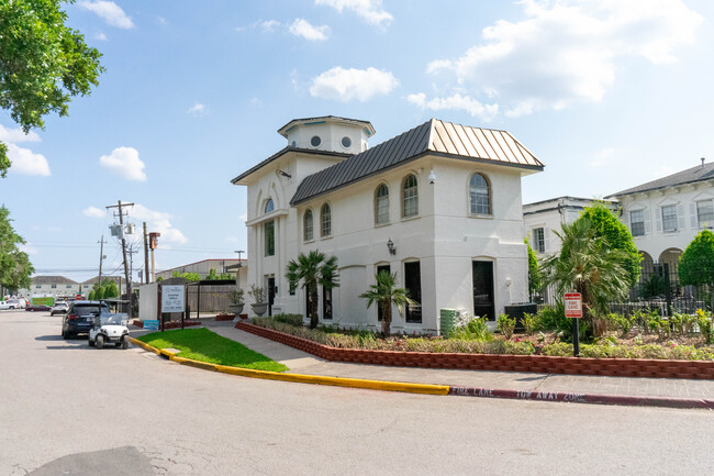 Street View - Star Westheimer Apartments