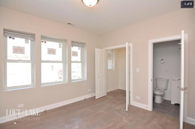 Foto del edificio - 3343 W Crystal St