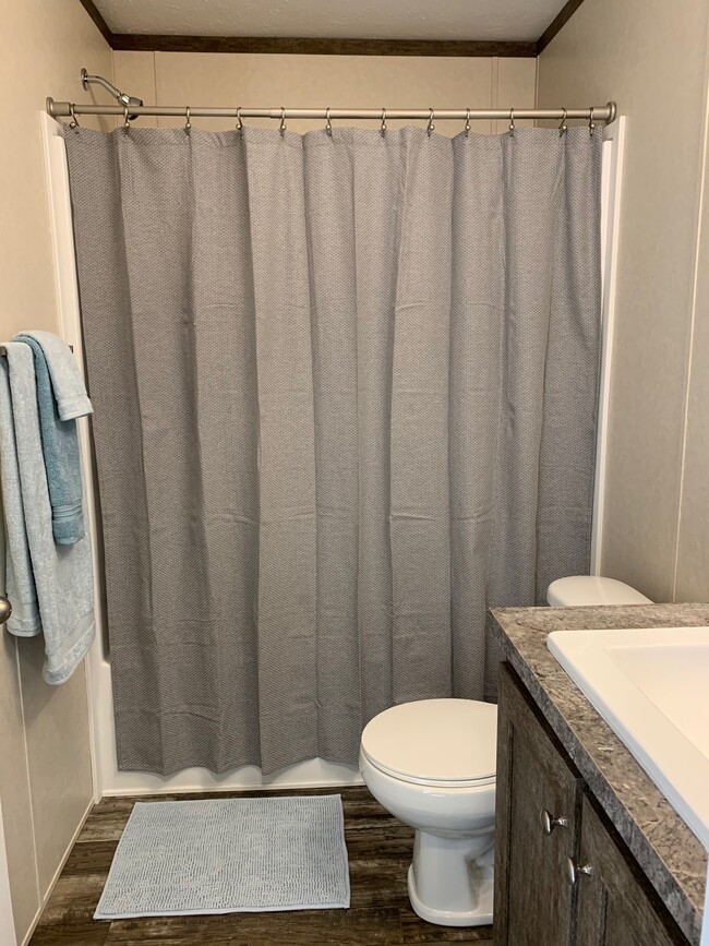 Building Photo - 6572 N Hampshire Dr