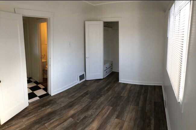 Foto del edificio - 1124 E Garfield Ave