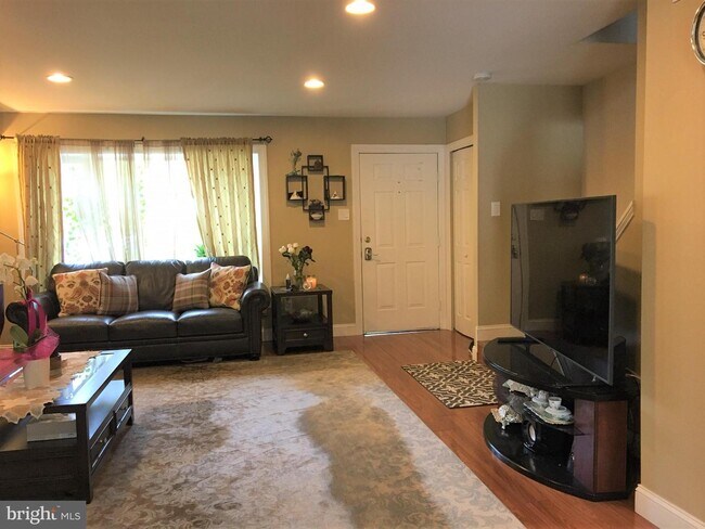 Foto del edificio - 125 Providence Ave