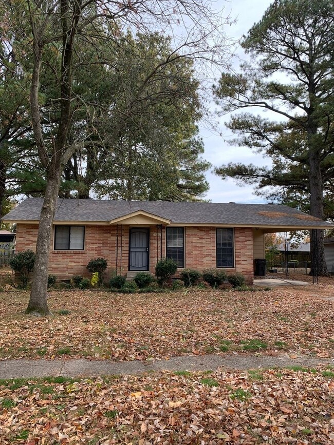 Building Photo - 1202 Oakdale St
