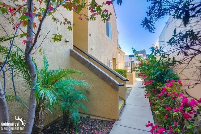 Foto del edificio - Charming 2Bdm 2Ba Condo in The Venetian Community of La Jolla