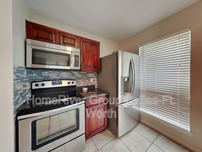 Building Photo - 600 British Ct