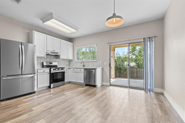Foto del edificio - 5501 S Hearsey Dr